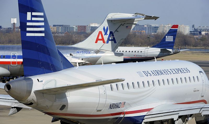 American Airlines y US Airways aprueban su fusión y crean la mayor aerolínea del mundo