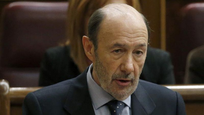 Rubalcaba publicará sus declaraciones y revela que ganó 67.229 euros como jefe de la oposición