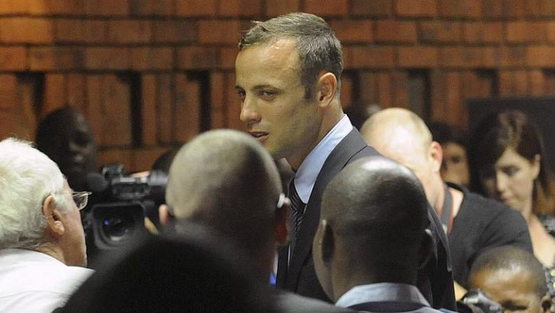 Oscar Pistorius rechaza los cargos de asesinato de su novia