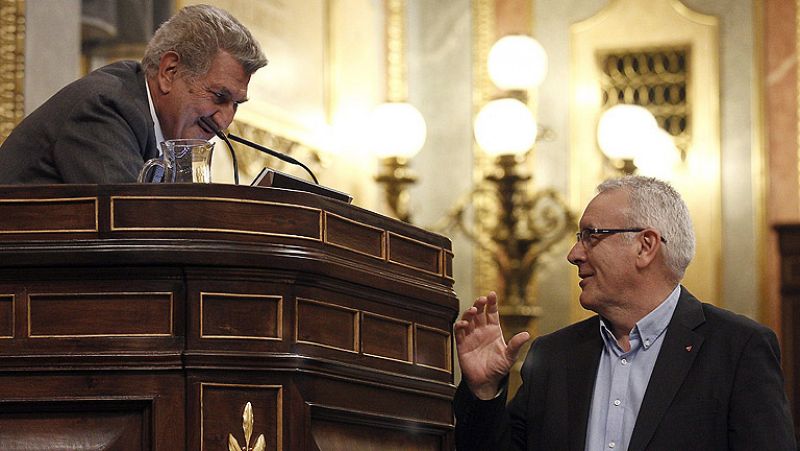 Cayo Lara pide la dimisión de Rajoy y elecciones porque gobierna "sobre la mentira"