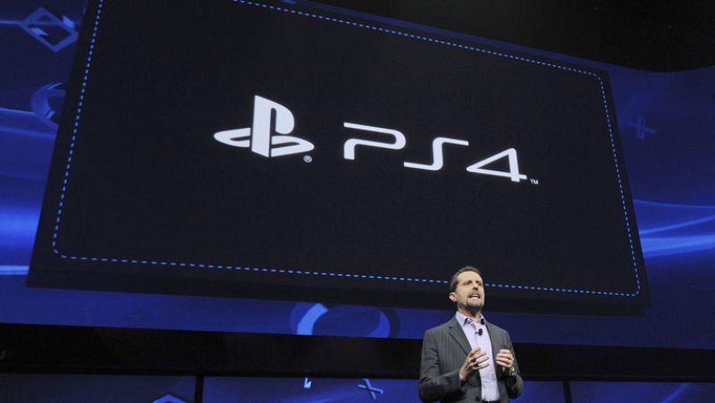 PlayStation 4, a medias