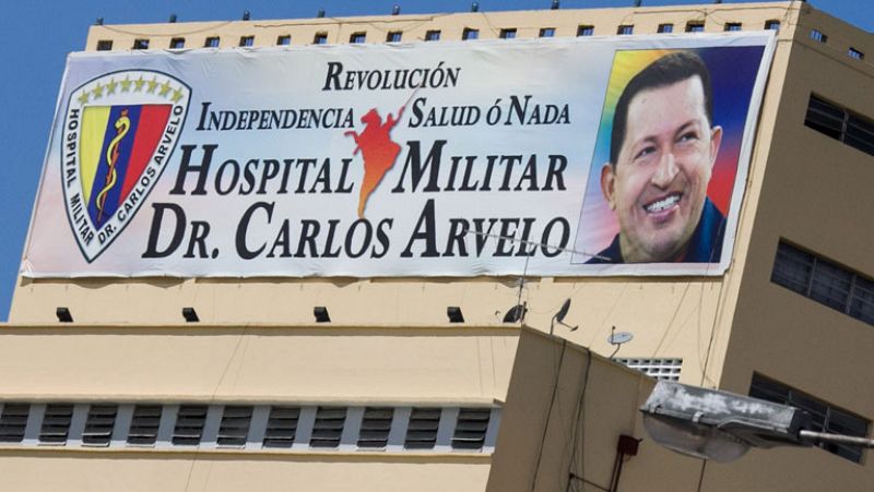 La insuficiencia respiratoria de Hugo Chávez sigue una tendencia "no favorable"