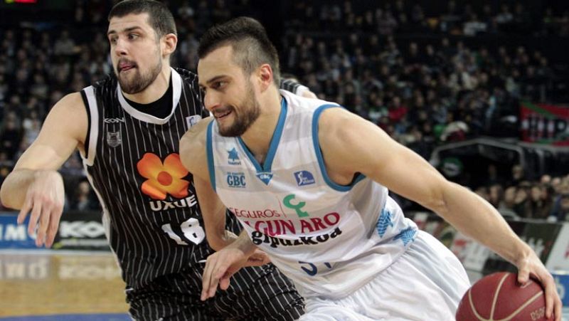 El Bilbao Basket se lleva el derbi y Unicaja asalta Valladolid