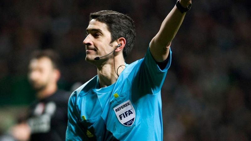 Undiano Mallenco, el árbitro del 'clásico, en el centro de la polémica