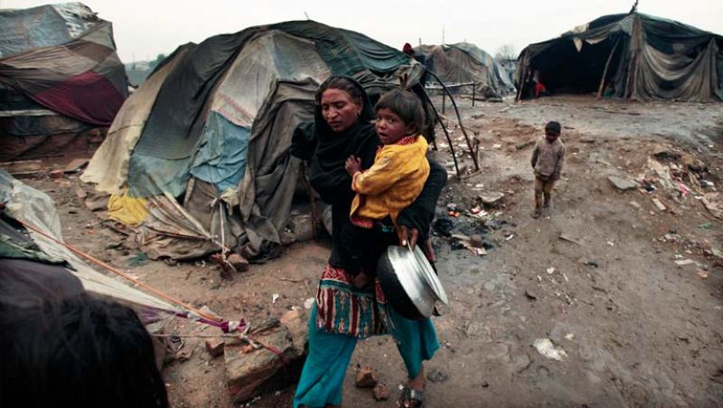 El Congreso de los Diputados suspende en atención a la pobreza