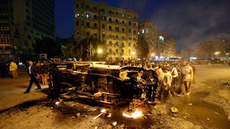 Arde la sede principal de la Policía de Port Said en medio de nuevos enfrentamientos mortales