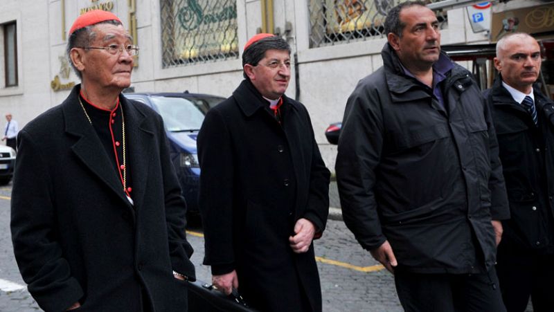 Llega el último cardenal al Vaticano, mientras sigue sin decidirse la fecha del cónclave