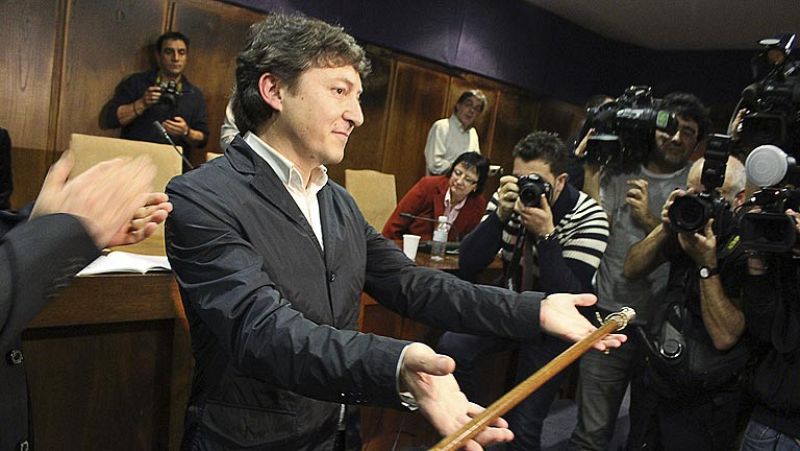 El PSOE se hace con la Alcaldía de Ponferrada con el apoyo del exalcalde condenado por acoso