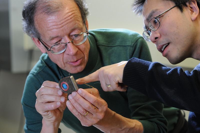 Prueban con éxito un nuevo sensor inalámbrico implantable en el cerebro