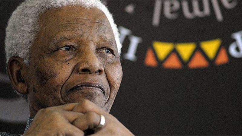 Nelson Mandela ingresa en el hospital para un control rutinario