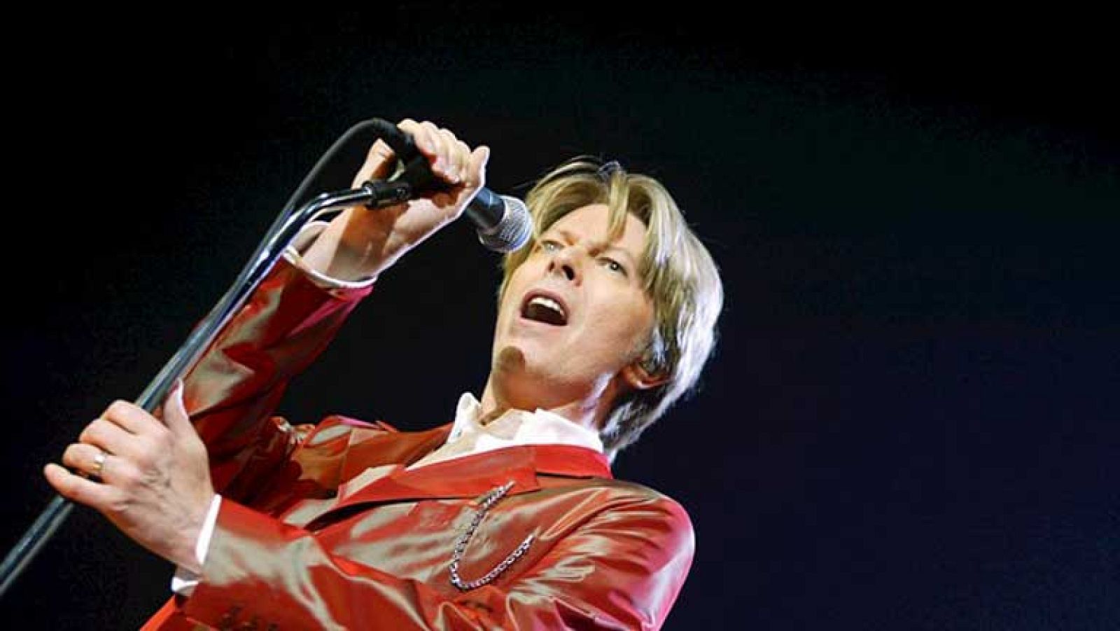 Tras 10 años David Bowie presenta nuevo sencillo y anuncia lanzamiento en primavera