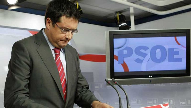 El PSOE mantiene a Óscar López tras ofrecer su cargo por su "error" en el caso Ponferrada