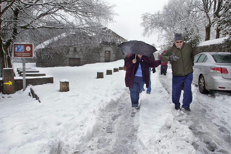 La nieve mantiene en alerta naranja Asturias, Cantabria, País Vasco y Burgos.