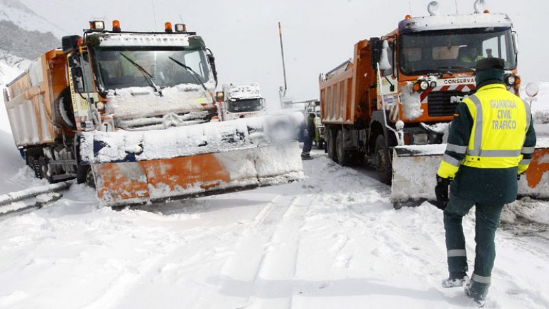 El temporal de nieve remite y se restablece la circulación en las principales carreteras