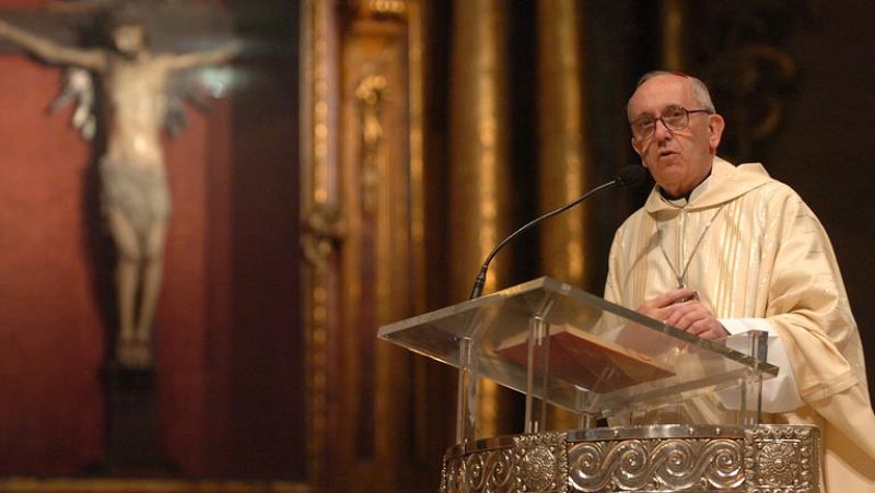 Bergoglio, primer papa latinoamericano, un jesuita argentino al que buscaron en el "fin del mundo"