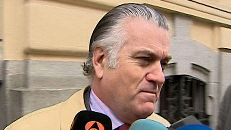 El juez admite a trámite la demanda del PP contra Bárcenas y 'El País' por vulnerar su honor