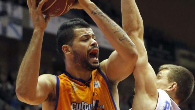 Valencia Basket consolida su plaza y Blancos de Rueda respira