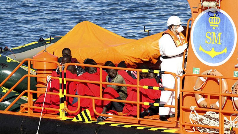 Rescatan a 35 inmigrantes subsaharianos a bordo de cuatro barcas hinchables en el Estrecho