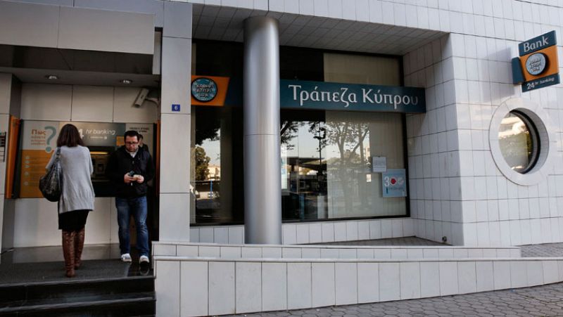 Moscú amenaza con reducir sus reservas en euros por el "completo absurdo" del rescate a Chipre