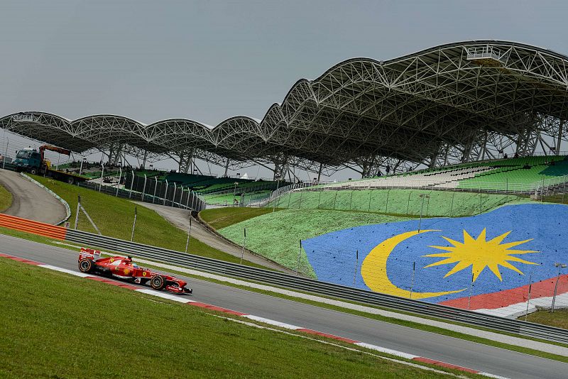 Alonso, cuarto en los segundos entrenamientos libres del Gran Premio de Malasia