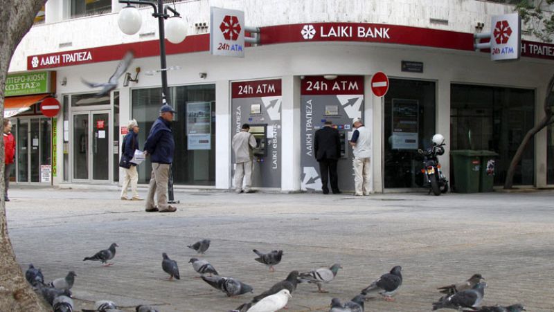 Chipre busca con el Eurogrupo una solución sobre la tasa a los depósitos