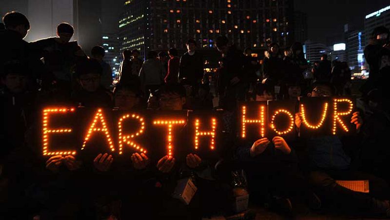 Más de 220 ciudades se suman este sábado a 'La Hora del Planeta' contra el cambio climático