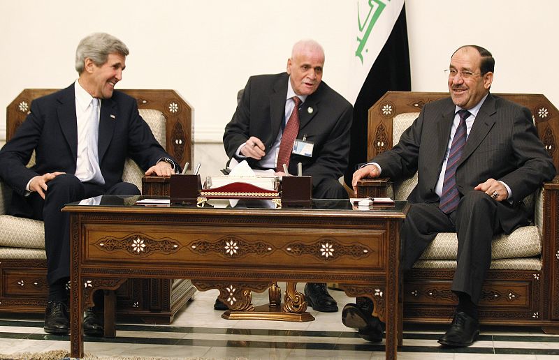 Kerry expresa su preocupación por que aviones iraníes crucen Irak hacia Siria
