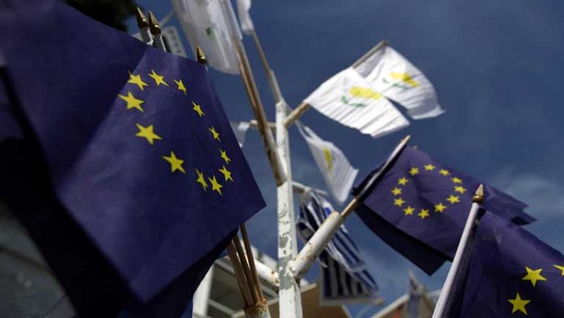 Acuerdo europeo sobre un rescate para Chipre que reduce el tamaño de su banca