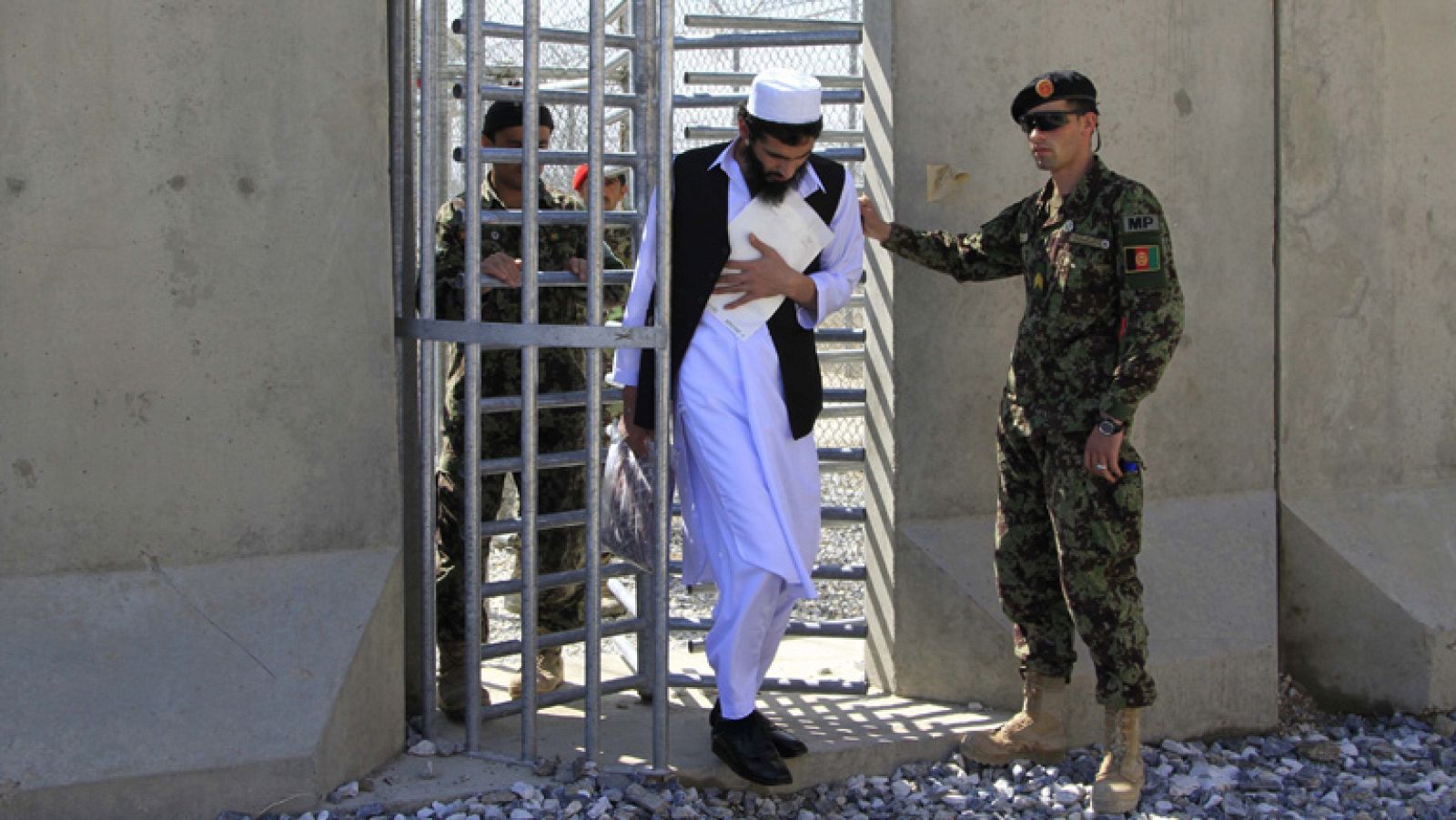 EE.UU. transfiere la prisión de Bagram al Gobierno afgano