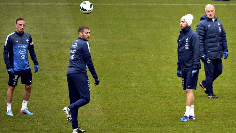 Deschamps: "Confío en Benzema, no se puede discutir su calidad"