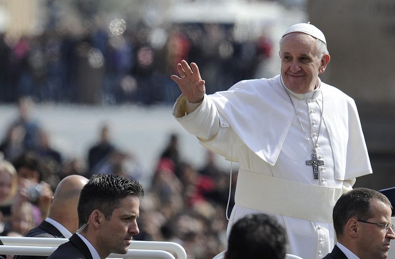 El papa Francisco, tras ser elegido: "Soy pecador y confío en la misericordia de Dios, acepto"