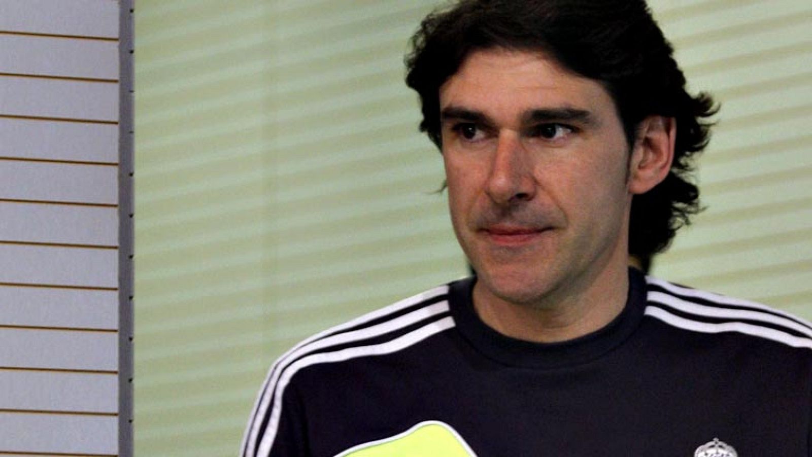 El segundo entrenador del Real Madrid, Aitor Karanka, confirmó  este viernes que el portero y capitán Iker Casillas no irá convocado  para el partido de este sábado en La Romareda porque no tiene "el  alta competitiva". "Iker tiene el alta médica des