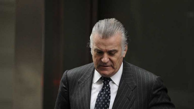 Bárcenas fue a Suiza 16 veces entre 2001 y 2005 para ingresar 2,4 millones de euros