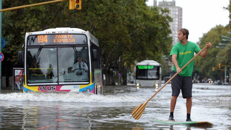 El fuerte temporal causa al menos 52 muertos en Buenos Aires y La Plata