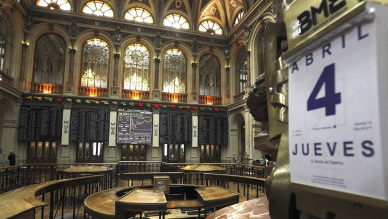 El Ibex-35 marca su mínimo anual en 7.847 enteros tras caer un 0,71%