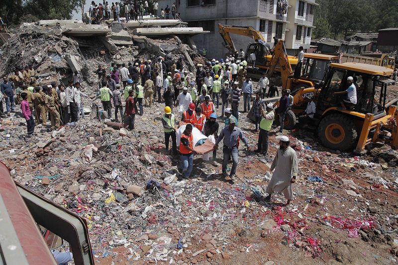 Mueren al menos 47 personas en India en el derrumbe de un edificio en construcción
