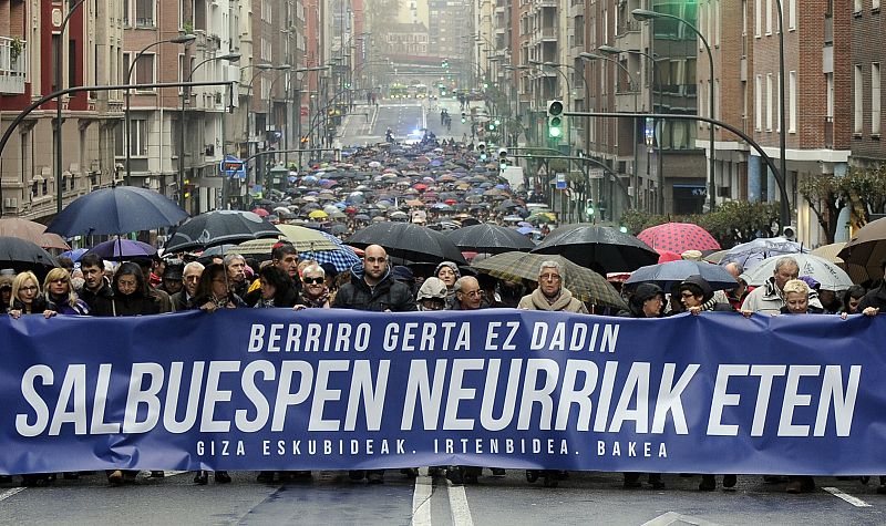Una manifestación en Bilbao pide un cambio en la política con los presos de ETA