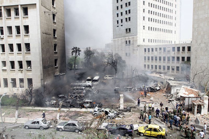 Quince muertos y decenas de heridos en un atentado suicida con bomba en Damasco