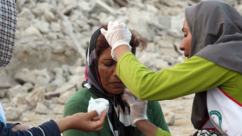 Al menos 30 muertos y cientos de heridos en un terremoto en el sur de Irán