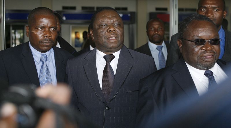 El líder de la oposición regresa a Zimbabue