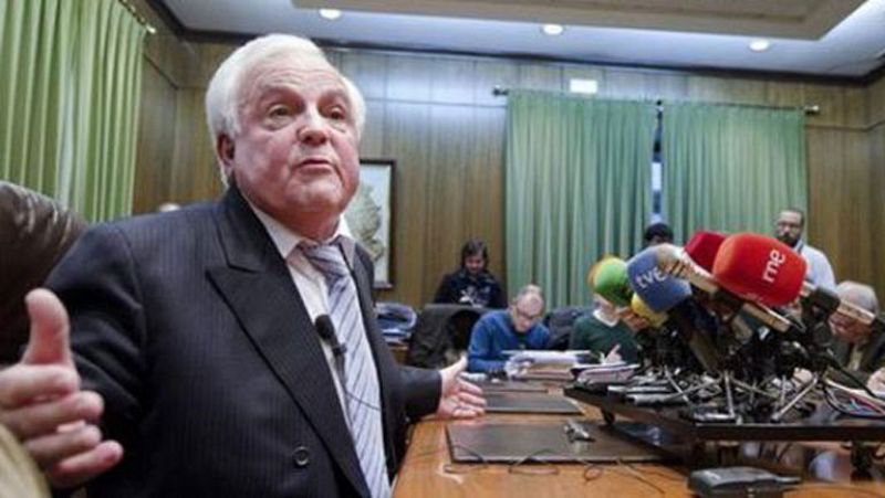 El juez ordena procesar a Baltar por prevaricación en los contratos de la Diputación de Ourense