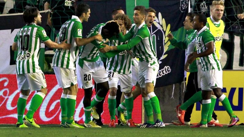 Un épico Betis remonta un 0-3 para empatar al Sevilla