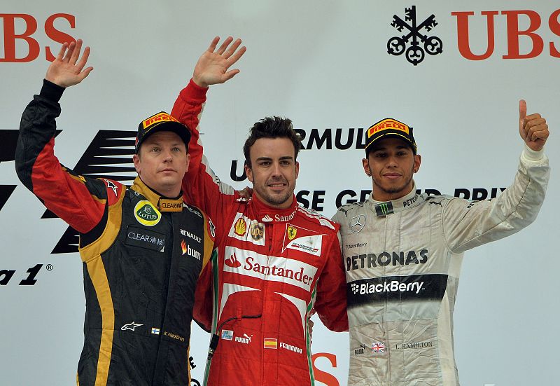 Alonso vence en China y recupera terreno en el Mundial de Fórmula 1