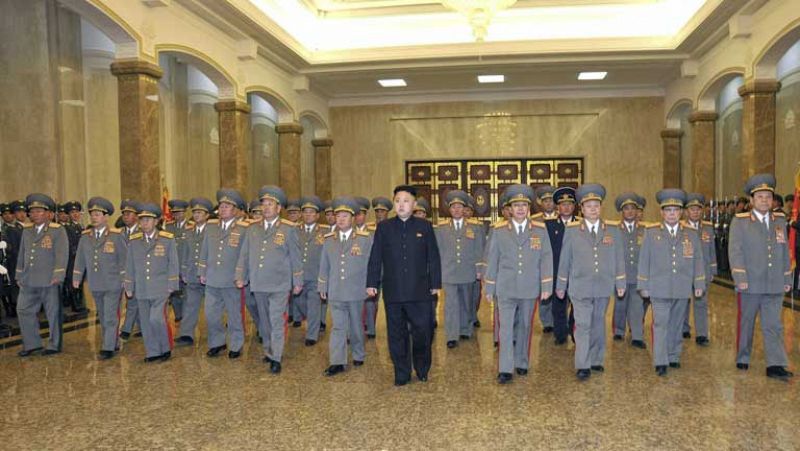 Corea del Norte rebaja la tensión para rendir tributo a su fundador