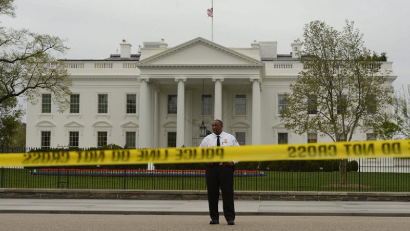 Obama recibe una carta con una sustancia tóxica y cierran parte del Senado temporalmente