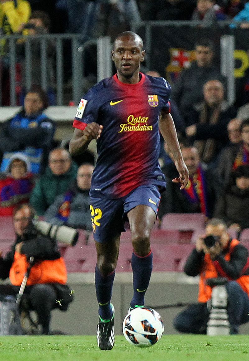 Abidal: "Quiero continuar, pero el Barça aún no me ha dicho nada"