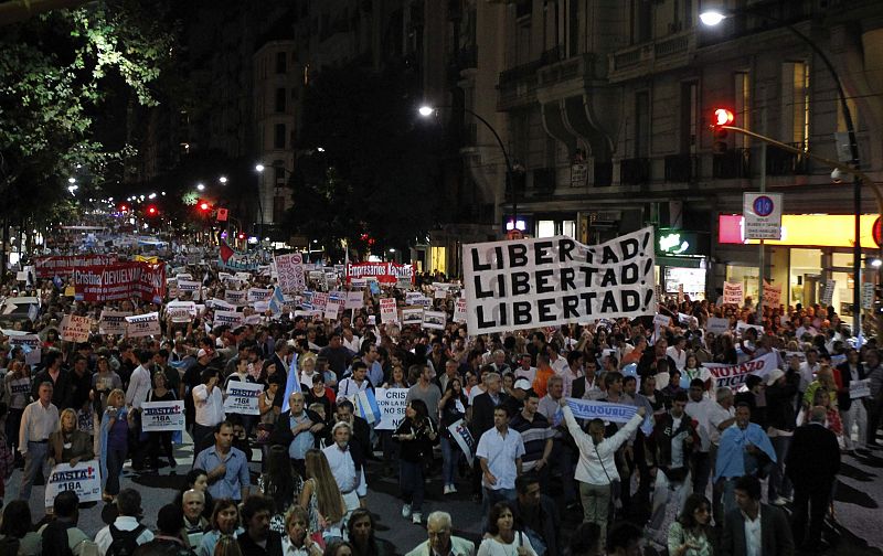 Multitudinarias protestas en contra del gobierno de Cristina Fernández