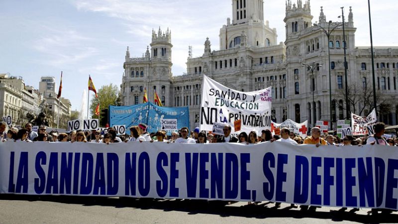 Miles de madrileños marchan por una sanidad pública y sin "chiringuitos"