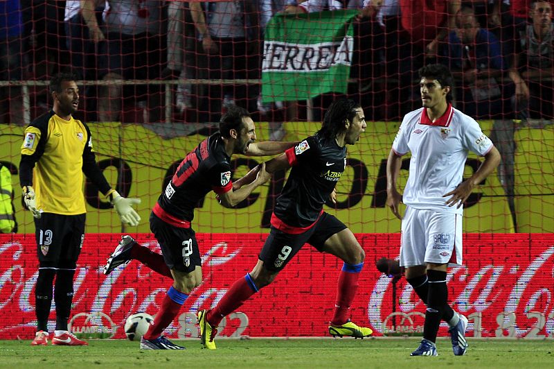Un gol de Falcao le agua la feria al Sevilla