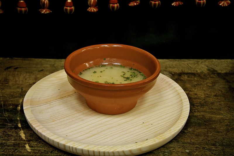 Men� del equipo rojo en el rodaje de 'Isabel'